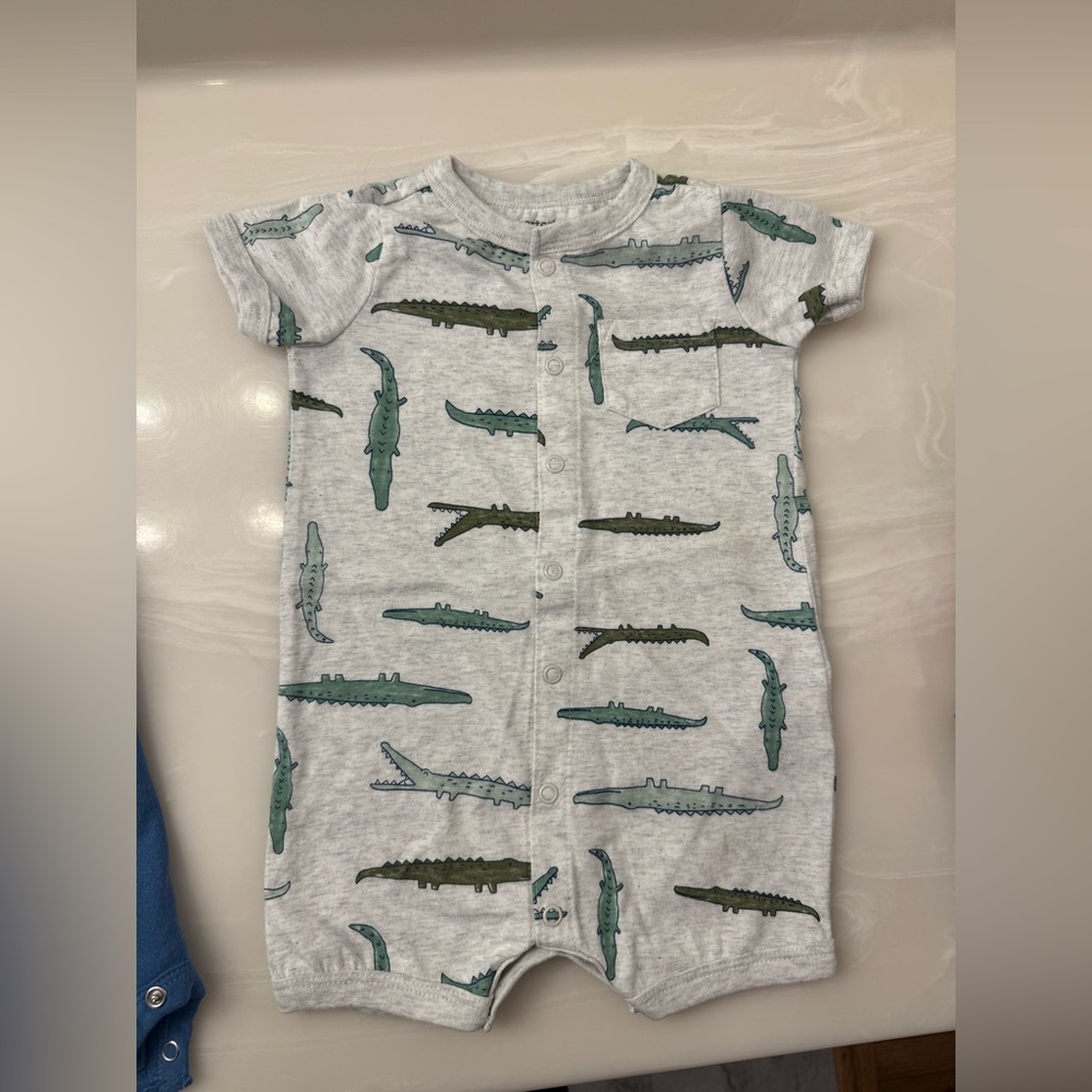 Two Baby Rompers bodysuits 12M - Picture 6 of 8